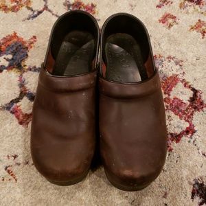 Brown OIL Dansko